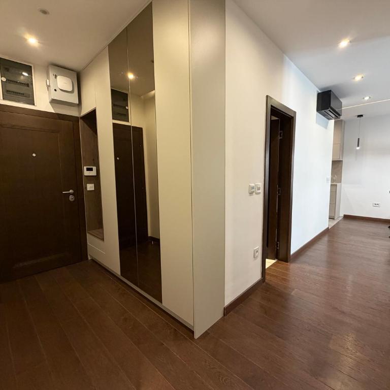 Manjez Park Luxury Residence - One-Bedroom Apartment - 5
