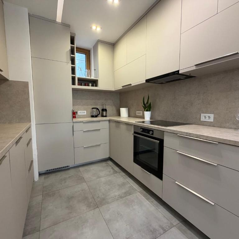 Manjez Park Luxury Residence - One-Bedroom Apartment - 9