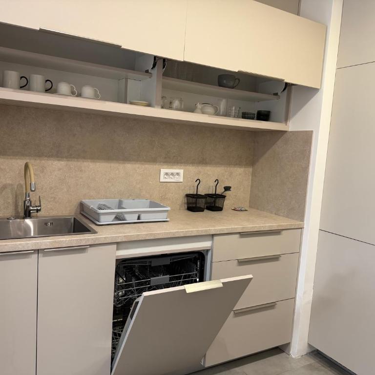 Manjez Park Luxury Residence - One-Bedroom Apartment - 10