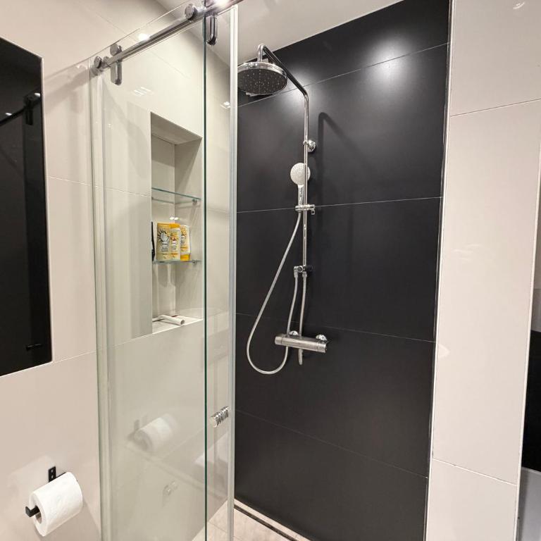 Manjez Park Luxury Residence - One-Bedroom Apartment - 12