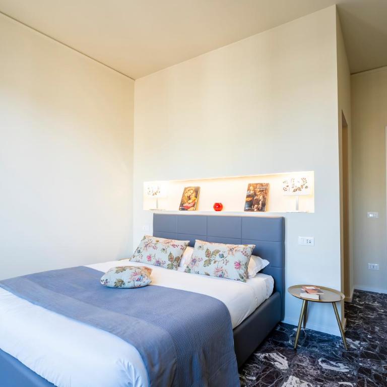 Scena Illustrata-Redi -4 double rooms-near the TRAM - Camera Matrimoniale con Balcone - 3