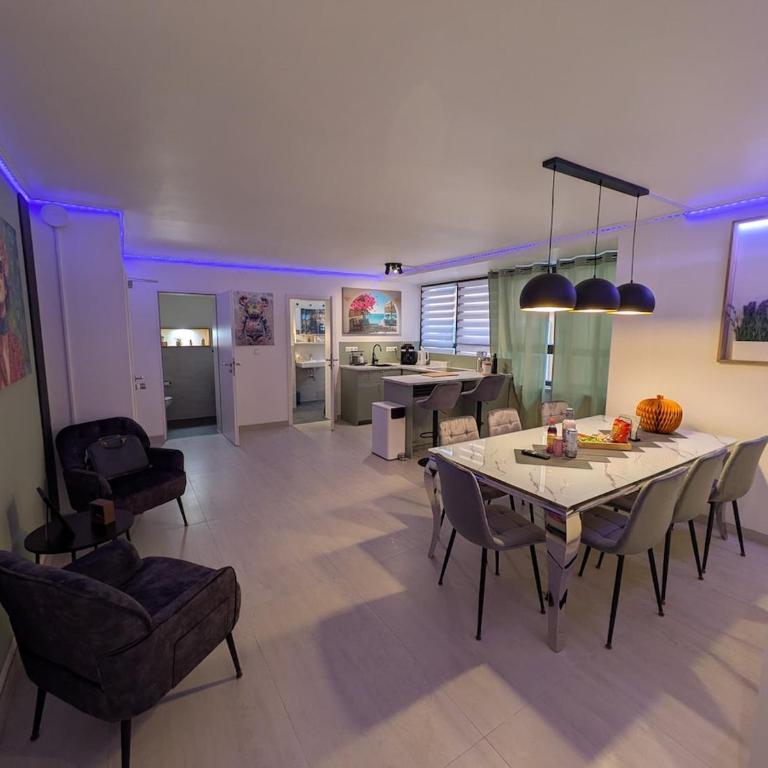 Prime Old Town Location with 3 Bedrooms for 1-7 Guests - Apartamento de 3 dormitorios con vistas - 13