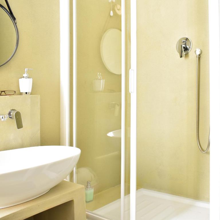 Bibi e Romeo's Home - Camera Quadrupla con Bagno Privato - 5