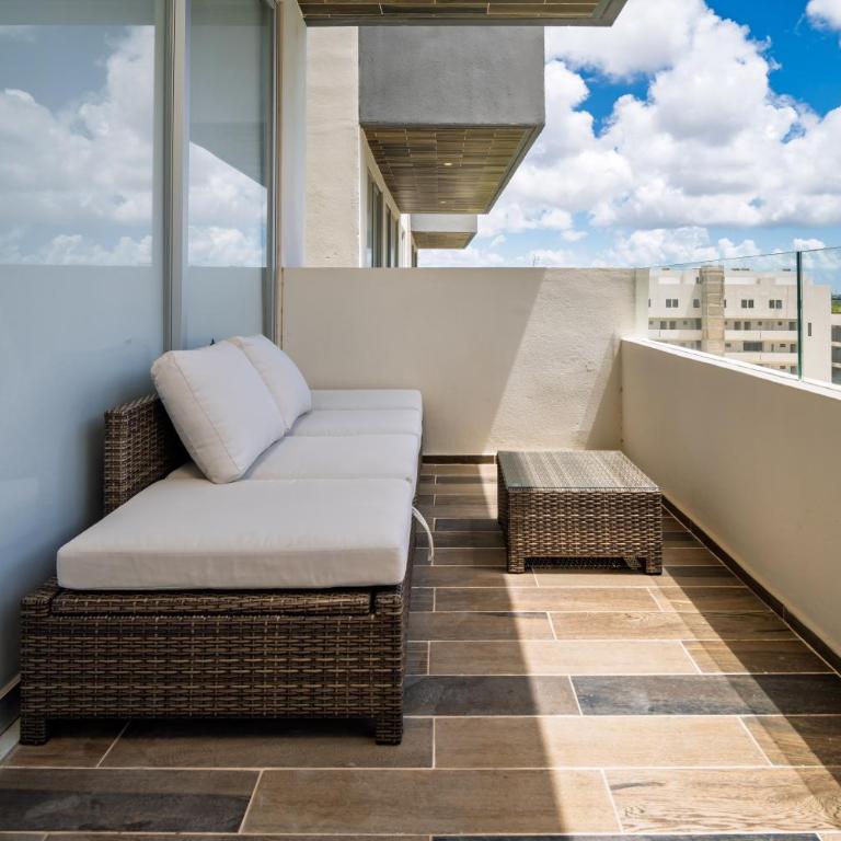 Moderno con diseño de autor en Areka Tower - Two-Bedroom Apartment with Balcony - 18