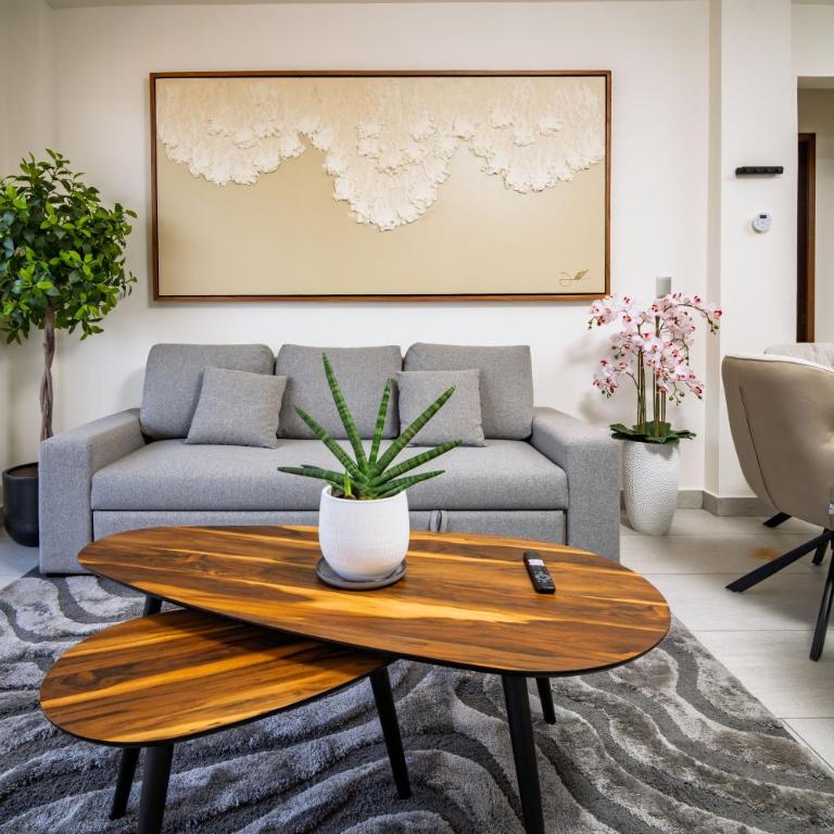 Moderno con diseño de autor en Areka Tower - Two-Bedroom Apartment with Balcony - 12