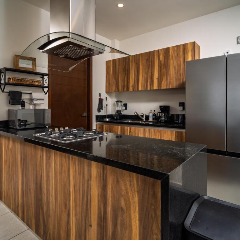 Moderno con diseño de autor en Areka Tower - Two-Bedroom Apartment with Balcony - 20