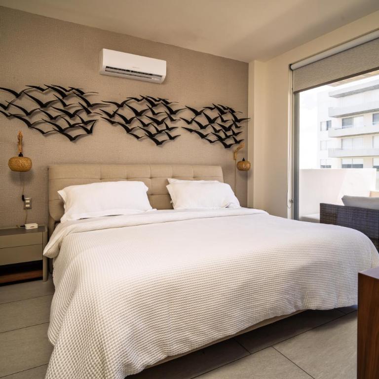Moderno con diseño de autor en Areka Tower - Two-Bedroom Apartment with Balcony - 44