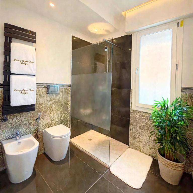 Luxury Airport Suite Bologna -3 Min Aeroporto -12 Min Fiera Bologna - Appartamento con 1 Camera da Letto - 14