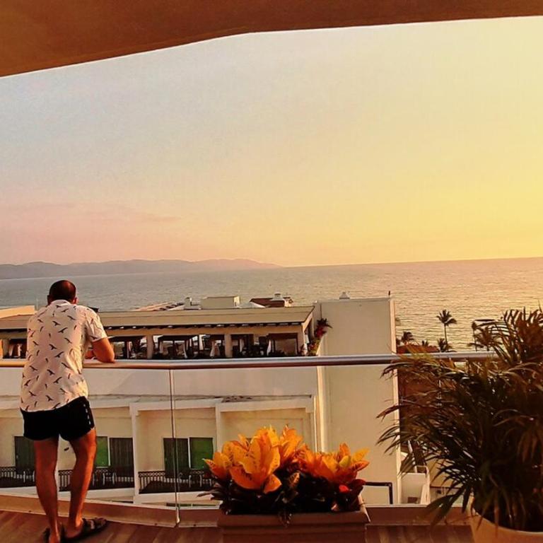 1BR Apartment with Pool and Sunset Views - Apartamento de 1 dormitorio con balcón - 14