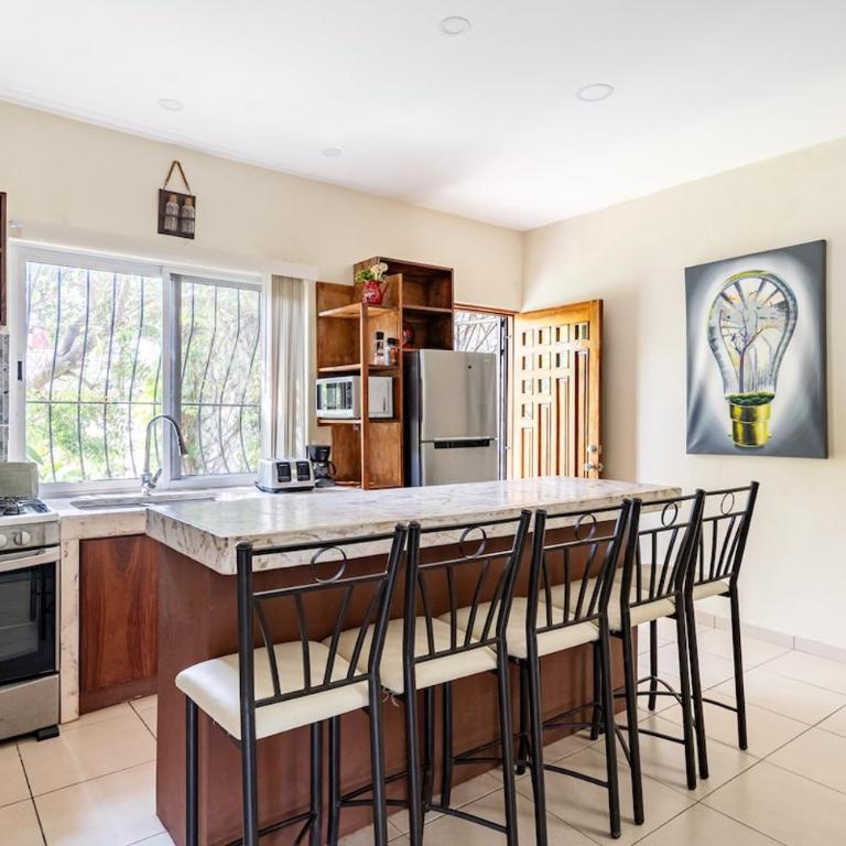Delfin, at Casa Tres Soles Hideaway, 2Bedroom 2 Bath, Pool, near Beach and Downtown Bucerias - Apartamento de 2 dormitorios - 18