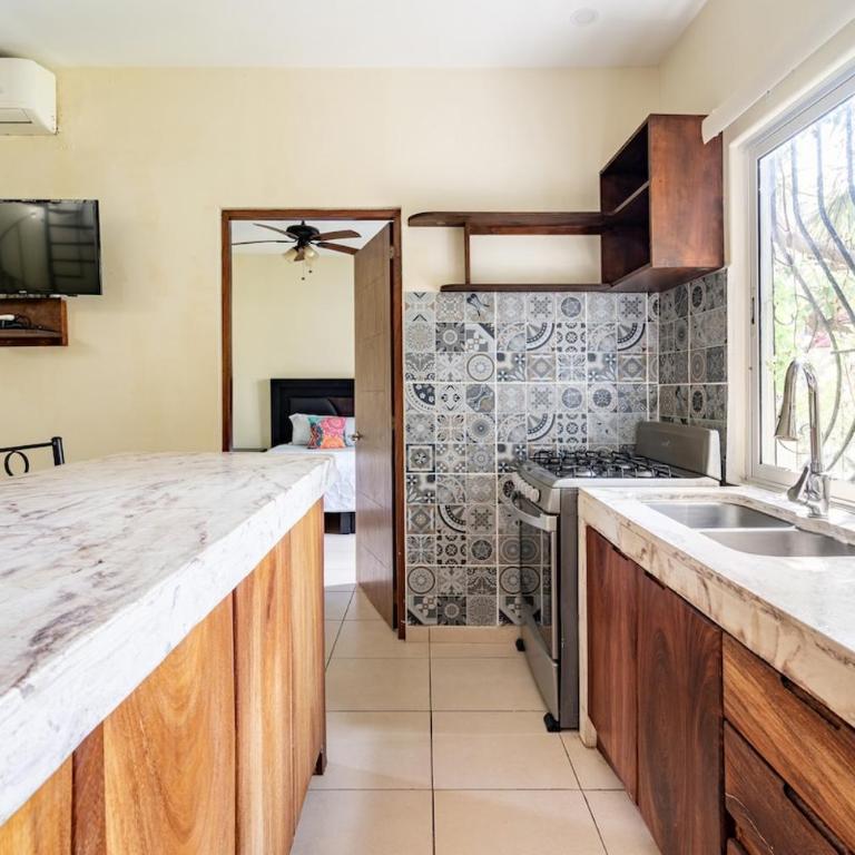 Delfin, at Casa Tres Soles Hideaway, 2Bedroom 2 Bath, Pool, near Beach and Downtown Bucerias - Apartamento de 2 dormitorios - 31