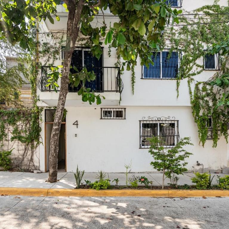 Delfin, at Casa Tres Soles Hideaway, 2Bedroom 2 Bath, Pool, near Beach and Downtown Bucerias - Apartamento de 2 dormitorios - 65