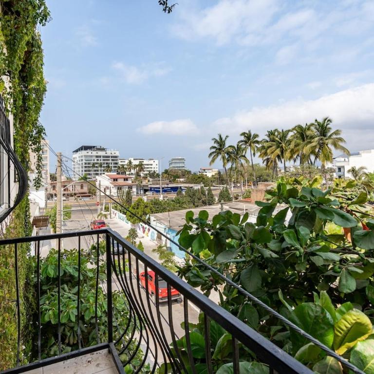 Delfin, at Casa Tres Soles Hideaway, 2Bedroom 2 Bath, Pool, near Beach and Downtown Bucerias - Apartamento de 2 dormitorios - 66