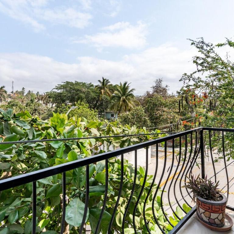 Delfin, at Casa Tres Soles Hideaway, 2Bedroom 2 Bath, Pool, near Beach and Downtown Bucerias - Apartamento de 2 dormitorios - 88
