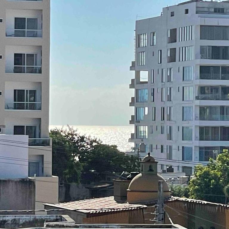 Delfin, at Casa Tres Soles Hideaway, 2Bedroom 2 Bath, Pool, near Beach and Downtown Bucerias - Apartamento de 2 dormitorios - 90