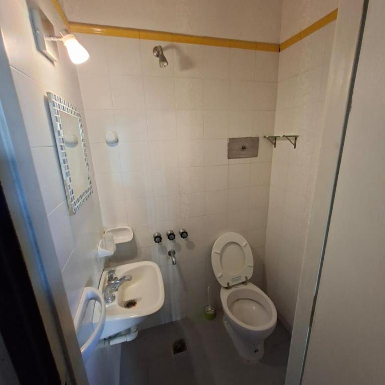 A la Vuelta del Mar -Enero se alquila por semana, de sabado a sabado - 8 personas - Four-Bedroom House - 10