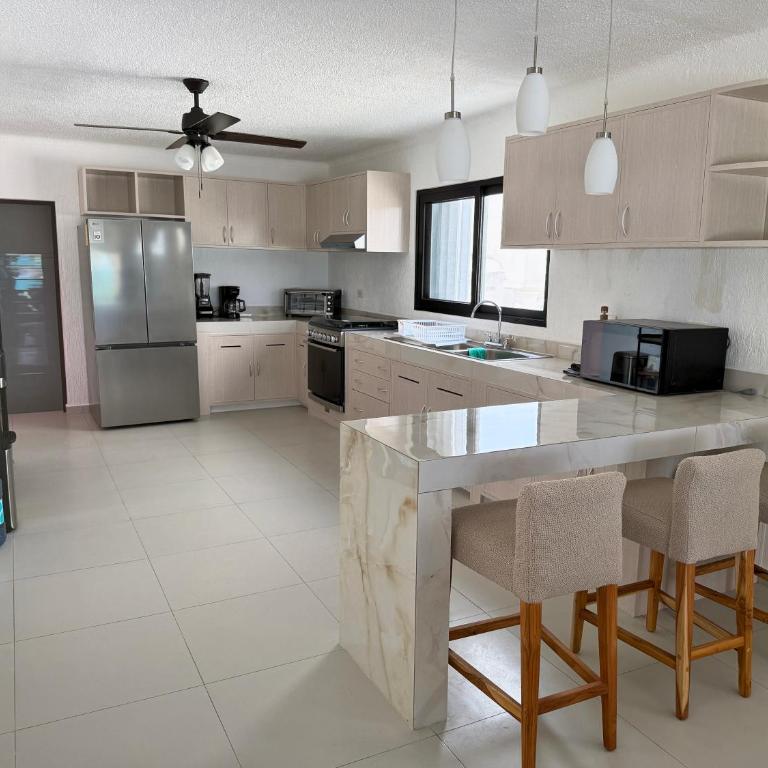 Wonderful Beachfront Villa - best value and private beach! - Villa mit 3 Schlafzimmern - 17