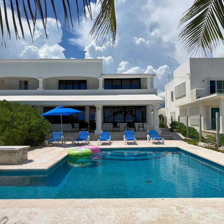 Wonderful Beachfront Villa - best value and private beach! - Villa mit 3 Schlafzimmern - 28