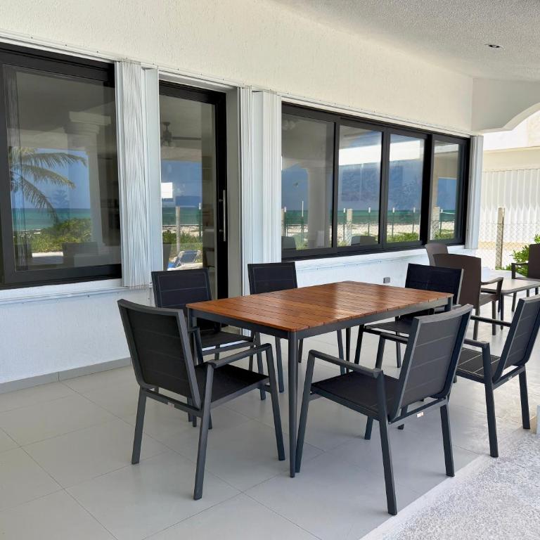 Wonderful Beachfront Villa - best value and private beach! - Villa mit 3 Schlafzimmern - 30