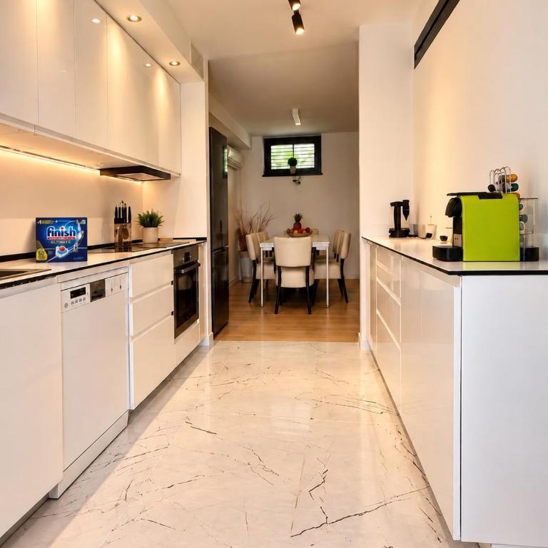 Belgrade Villa - Private Estate & Pool - Exclusive Use - Full Privacy - Garden & BBQ - One Group Only - Villa avec Piscine Privée - 63