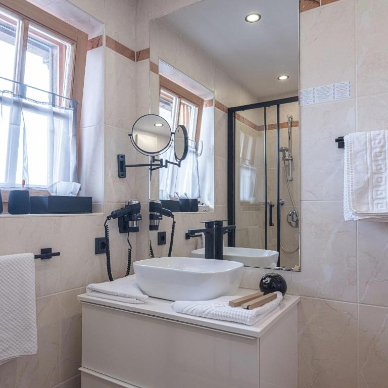 Hotel Silbertal by Alpeffect Hotels - Camera Matrimoniale Standard - 4
