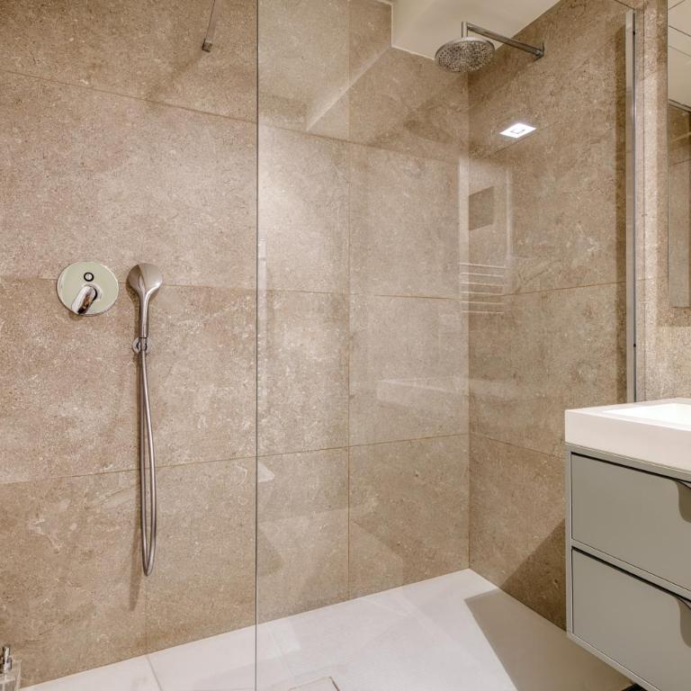 Design flat - 5 minuti Duomo M4 - WiFi - AC - Appartamento con 1 Camera da Letto - 5