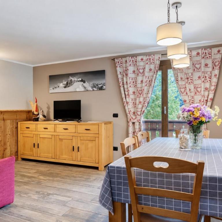4061 Maison Gerard Punta Ceresole - Two-Bedroom Deluxe Apartment with Garden View - 2