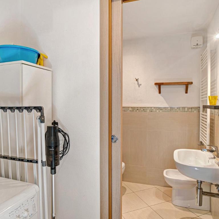 Loft nel Centro di Alassio - Apartment with Shower - 15