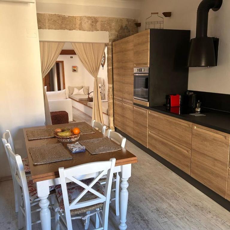 Dimora Ardoino Historic Home in Old Alghero - Apartment - 4