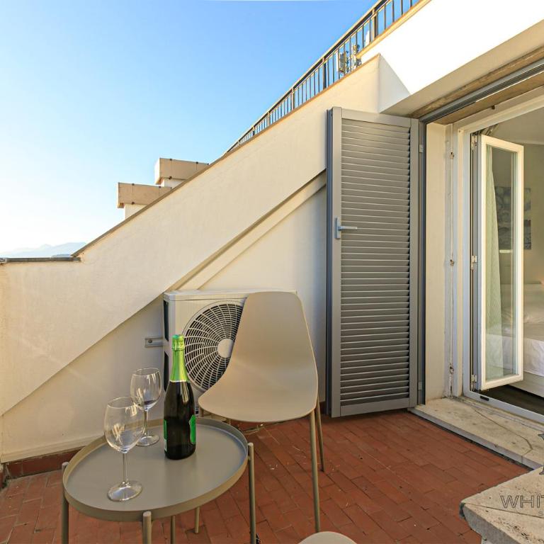 Penthouses with Parking and terraces in Palazzo San Paolo By ML WHITE HOUSE - Two-Bedroom Apartment with Balcony and Terrace - 23
