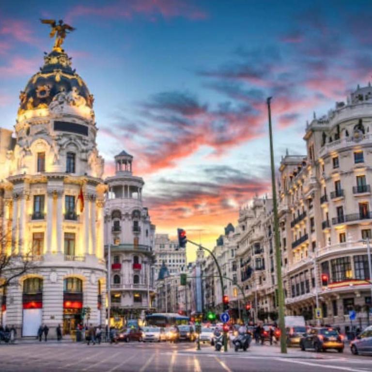Piso en pleno corazón de Madrid barrio de Chueca y Justicia - Apartamento de 2 dormitorios - 13