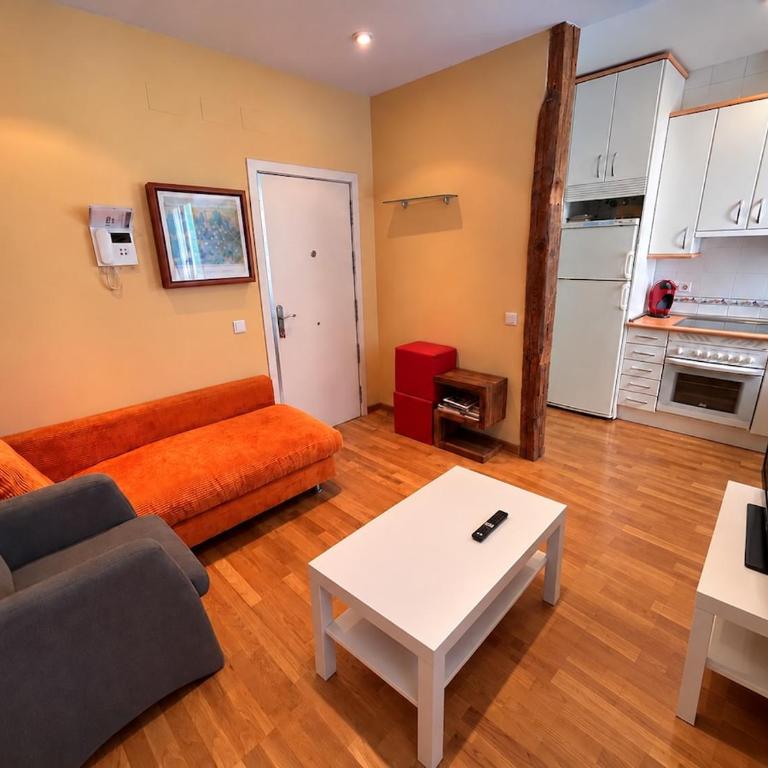 Piso en pleno corazón de Madrid barrio de Chueca y Justicia - Apartamento de 2 dormitorios - 1