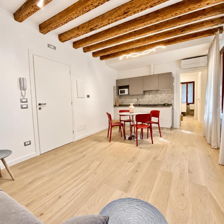 Suite House 4343 apartments - Suite with City View - 7
