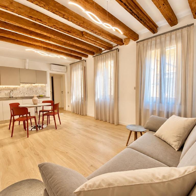 Suite House 4343 apartments - Suite with City View - 6