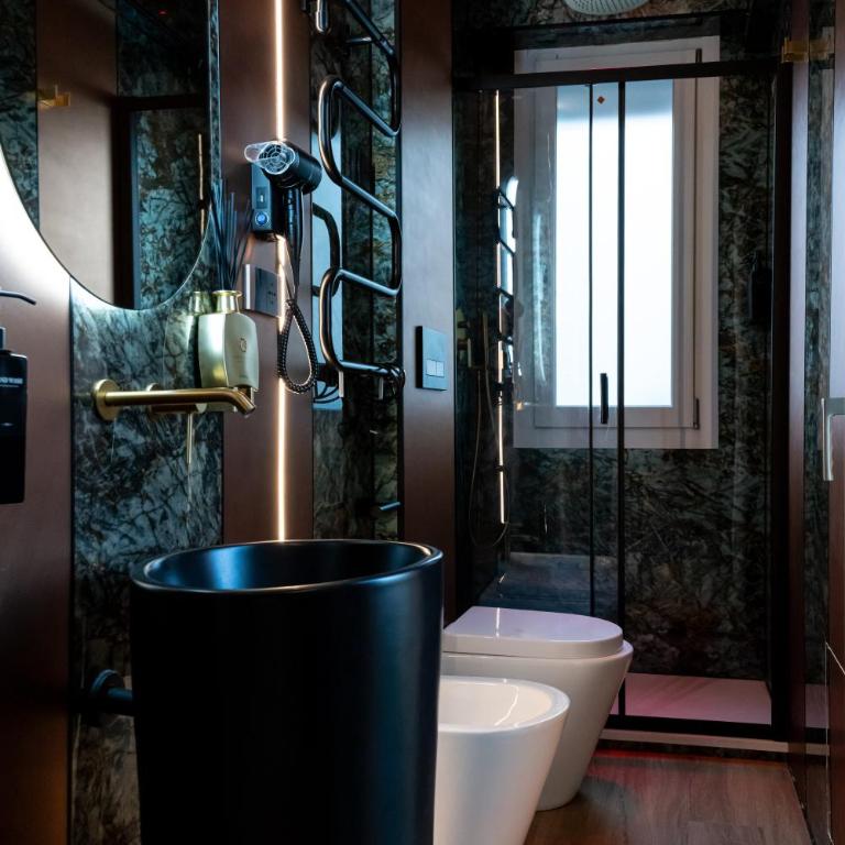 Aura Luxury Suites - Camera Matrimoniale con Vasca Idromassaggio - 6