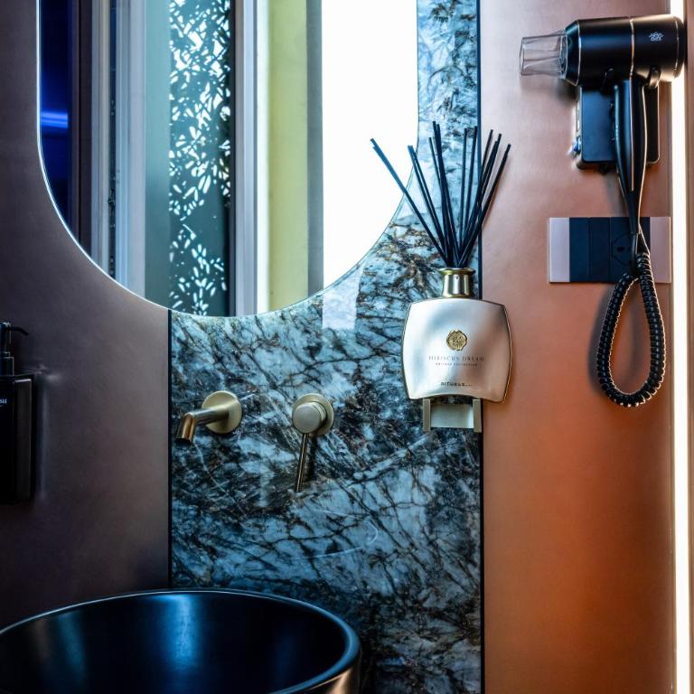 Aura Luxury Suites - Camera Matrimoniale con Vasca Idromassaggio - 26