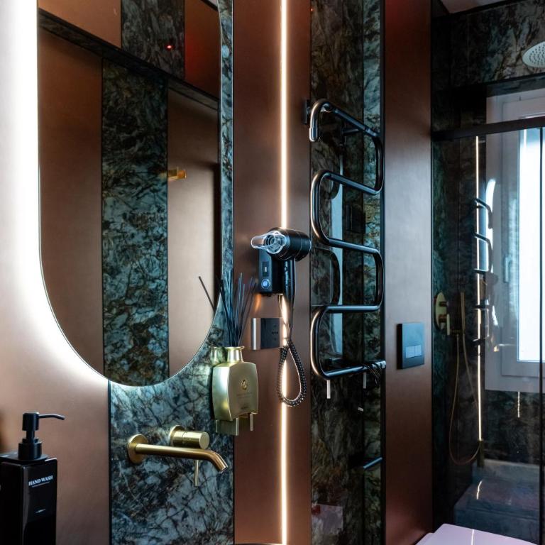 Aura Luxury Suites - Camera Matrimoniale con Vasca Idromassaggio - 27