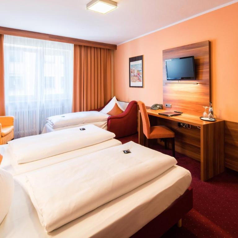 Hotel Isartor - Familienzimmer - 1