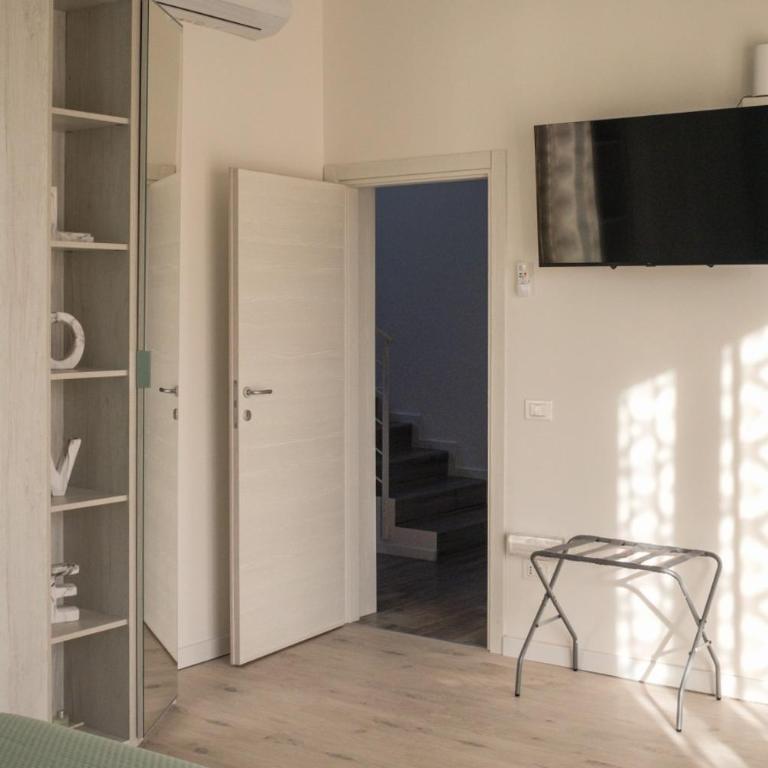 SOLEA Rooms - Zimmer mit Kingsize-Bett und Balkon - 3