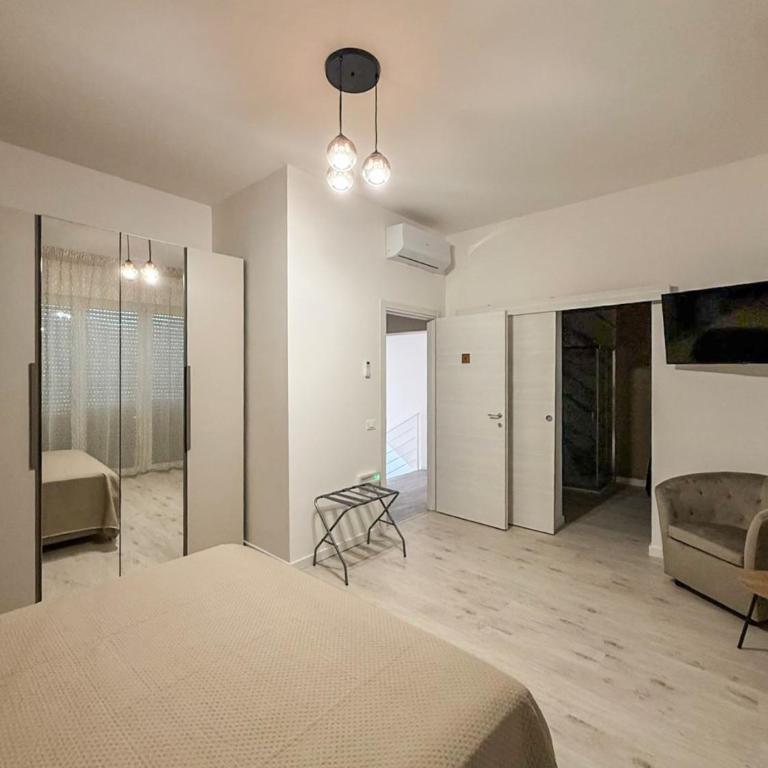 SOLEA Rooms - Doppelzimmer mit Balkon - 9