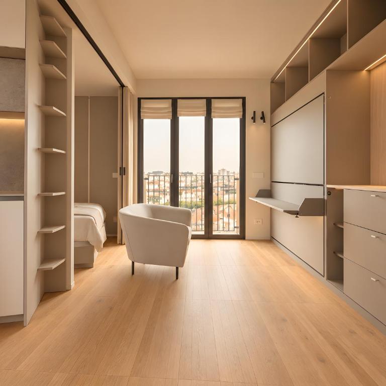 7 R House - Studio Upper Floor and City View - 5