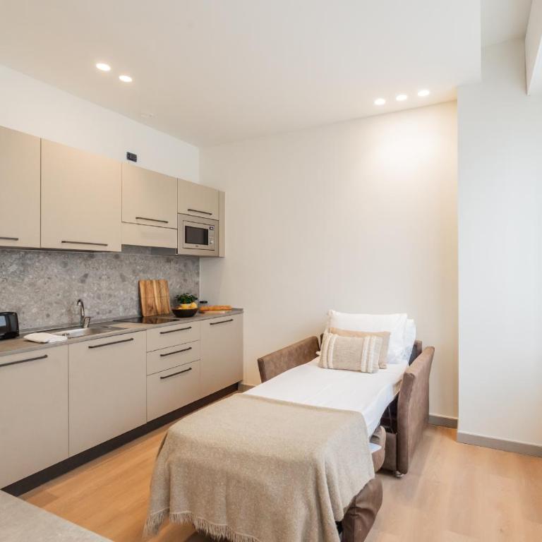 Close To Everything Apts - Apartment - 23