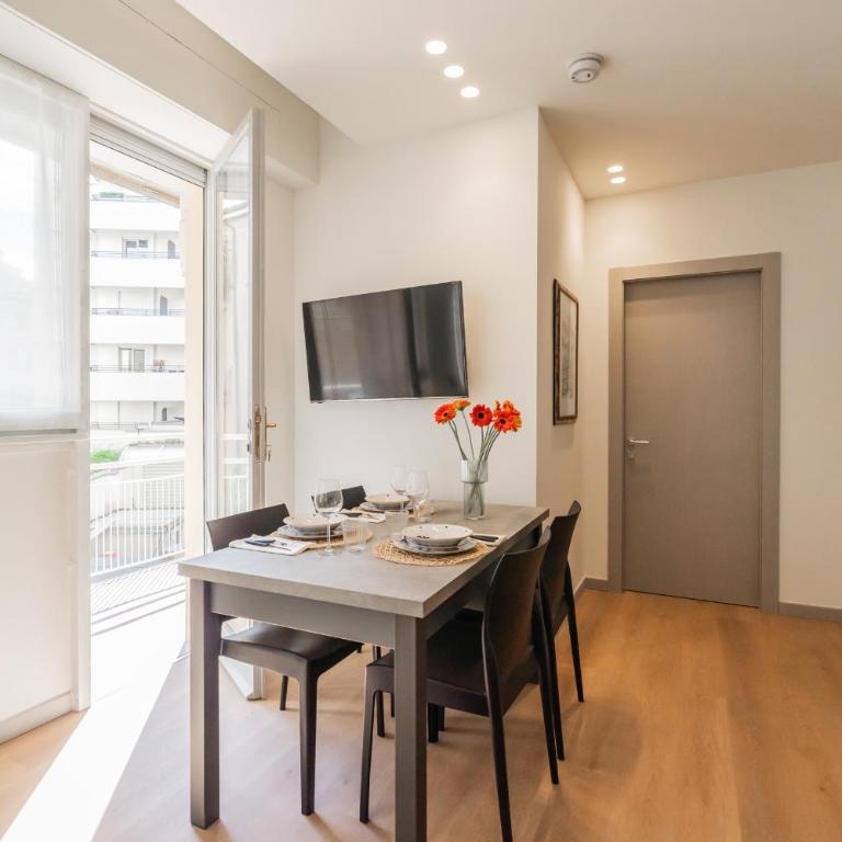 Close To Everything Apts - Apartment - 2