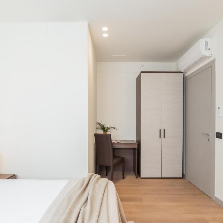 Close To Everything Apts - Apartment - 24