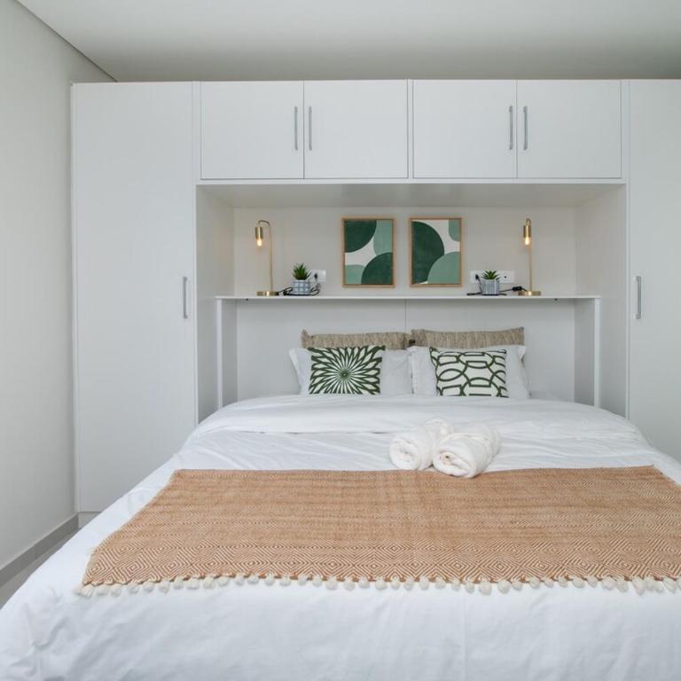 First Living 2BR with Pool Gym & Fast WiFi - Apartment - 11