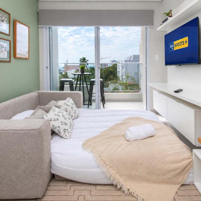 First Living 2BR with Pool Gym & Fast WiFi - Apartment - 24