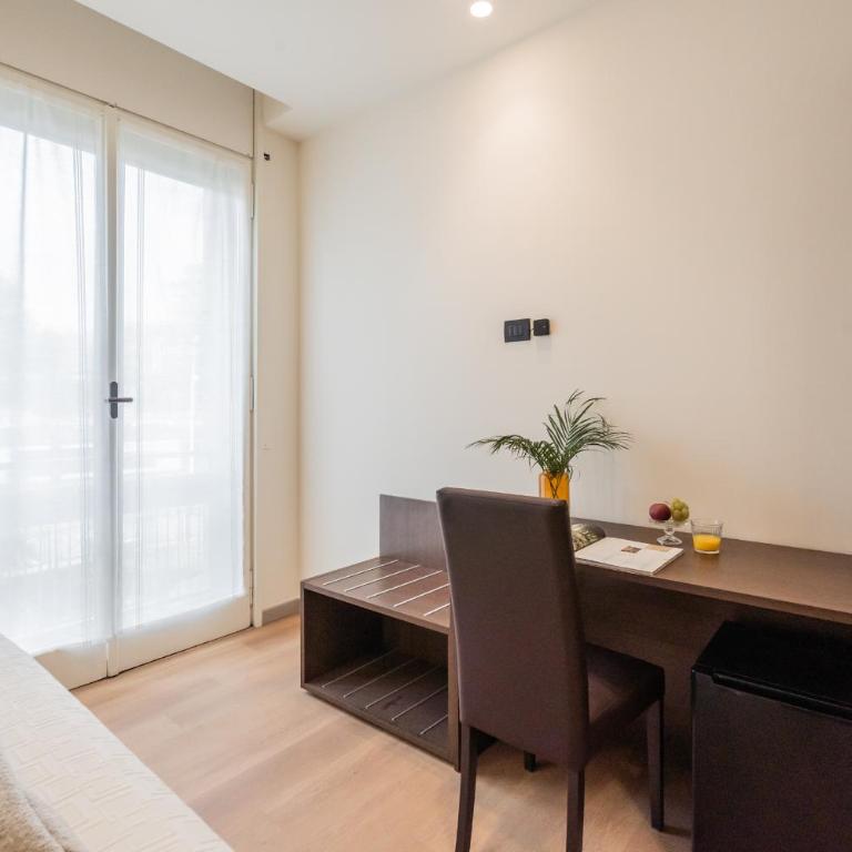Close To Everything Apts - Apartment - 15