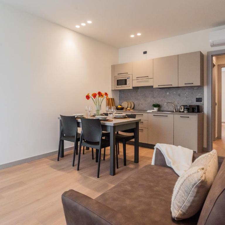 Close To Everything Apts - Apartment - 23