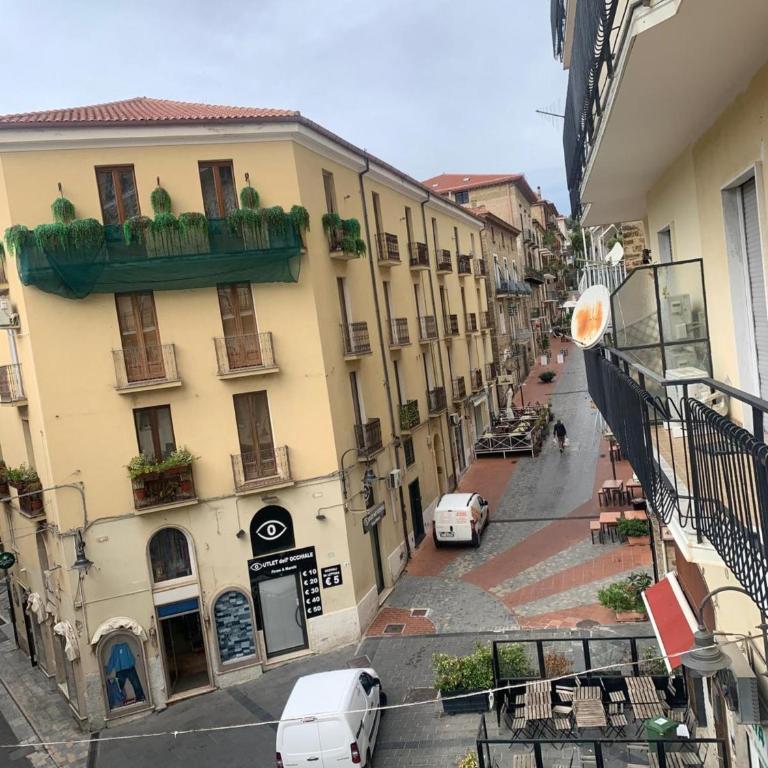 Sul Corso - Appartamento Premium con 3 Camere da Letto e Balcone - 25