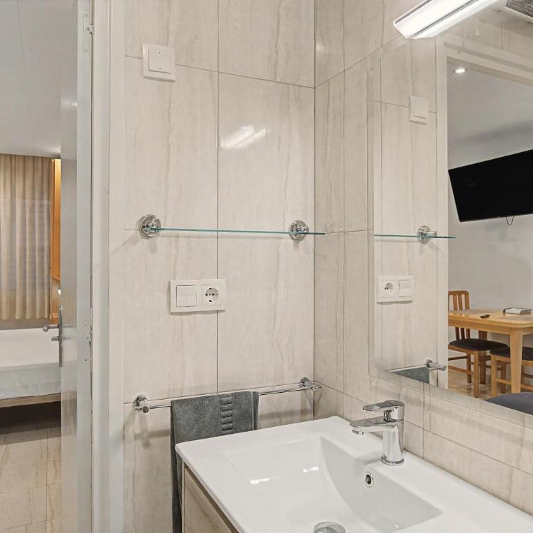 Sant Antoni Baixos - Apartamento de 1 dormitorio con vistas a la ciudad - 13